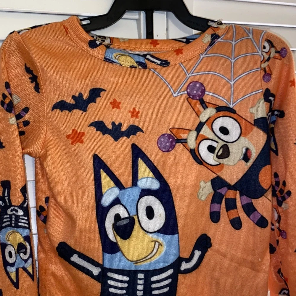 NWT Bluey Two Piece Cozy and Warm Fun Pajama Set in Orange-Black & White Size 4T